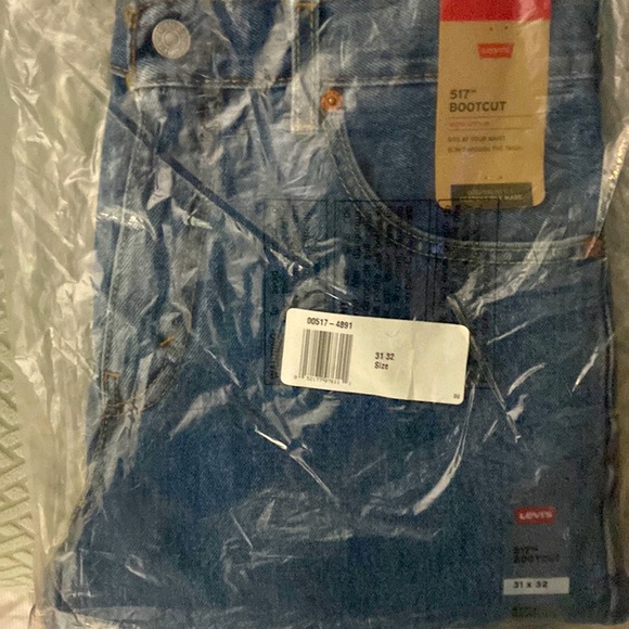 Brand new never open Levi’s - Picture 1 of 4